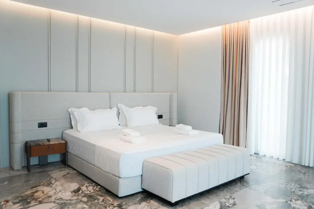 Deluxe Junior Suite - 6