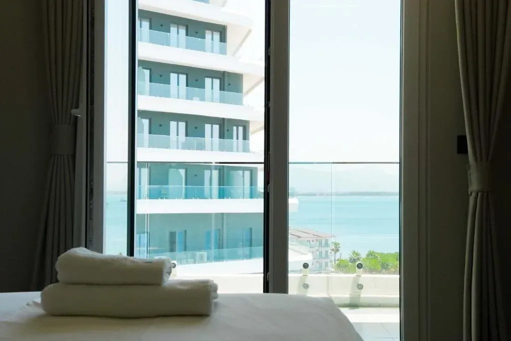 Double Room with Sea View - 8