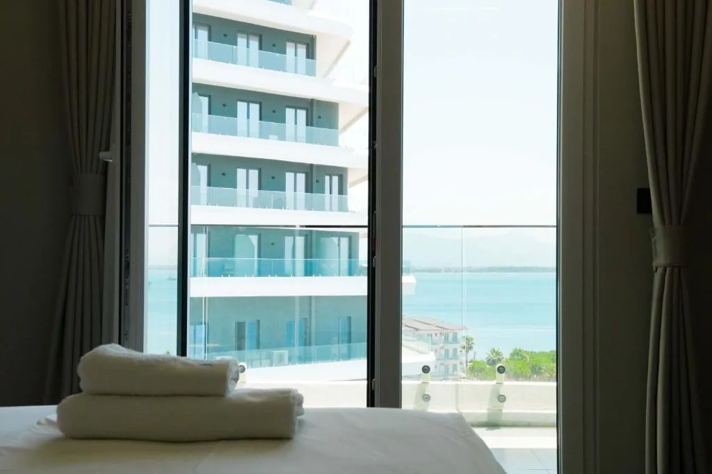 Double Room with Sea View - 8