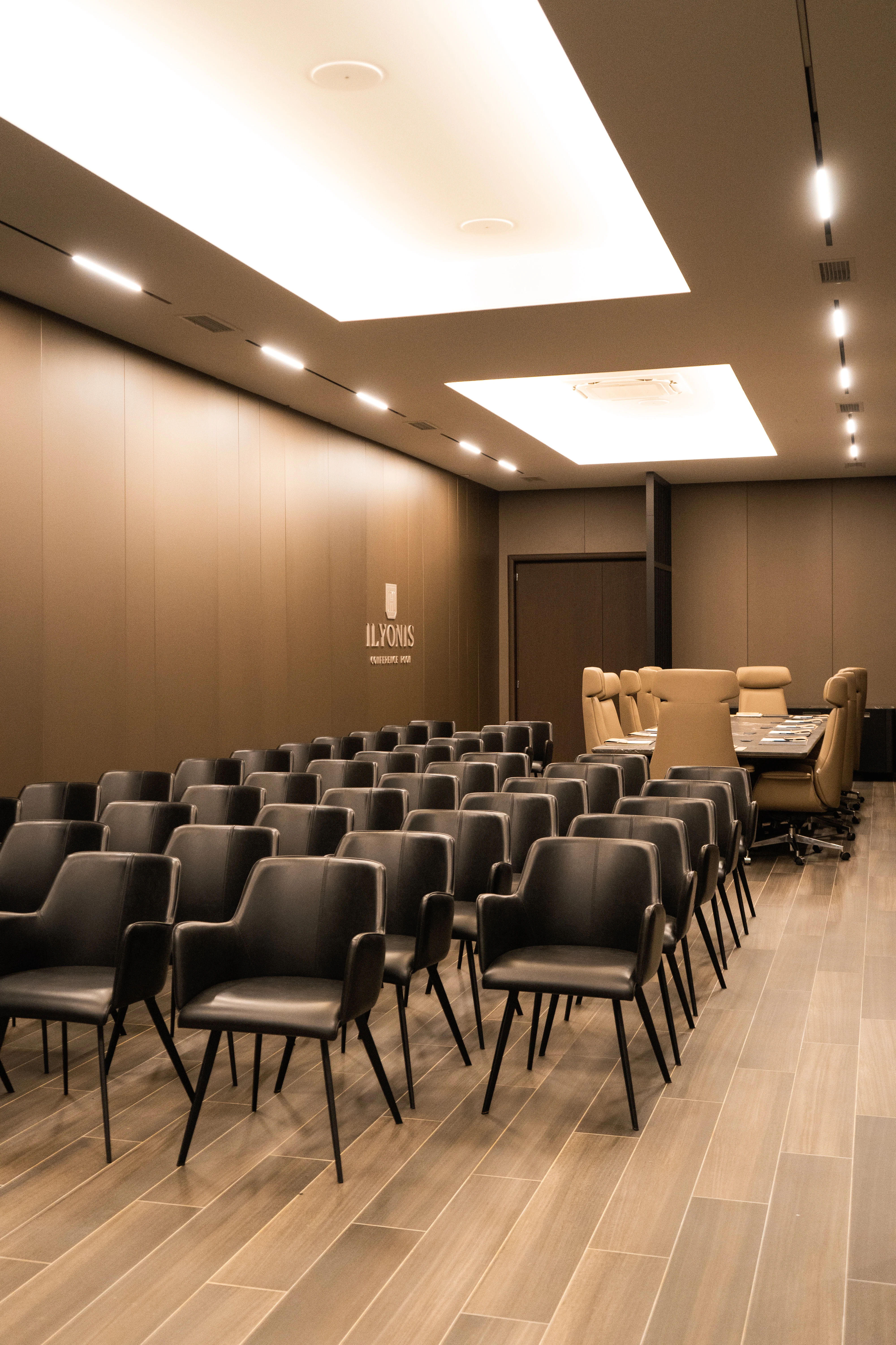 Conferences & Corporate Events - 11